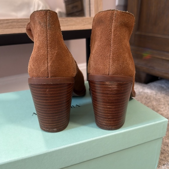 Steve Madden Ayla Brown Suede Bootie Boot Shoe - Picture 6 of 11